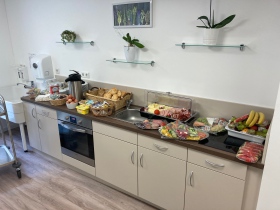 regelmäßiges Mitarbeiterfrühstück :-)